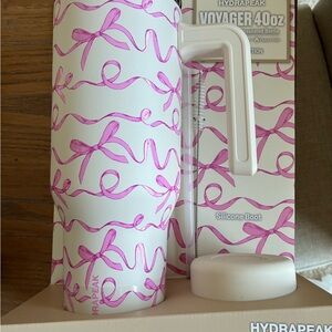 Hydrapeak Voyager 40oz Insulated Bottle with Pink Ribbon Design LIMITED EDITION
